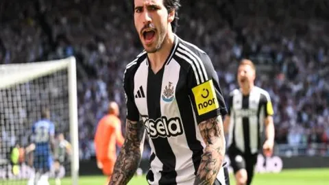 凯斯连胜10场重返澳网女单四强，斯维托丽娜遭遇淘汰