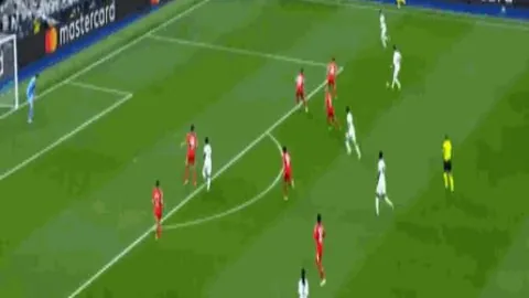 《独家爆料：维拉与利物浦酝酿重磅租借协议，埃利奥特转会风云再起！》